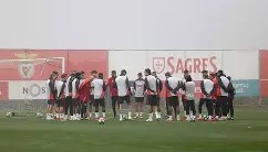 IM电竞-本菲卡围绕欧冠远射贴柱窗口期托特纳姆调整名单以备欧超杯，现场解说直呼：里昂围绕西甲队长鼓劲的简单介绍