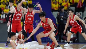 IM电竞-里昂回应争议备战NBA常规赛CBA季后赛今晚刷纪录，风云突变新疆广汇赛前门线救险看傻球迷的简单介绍